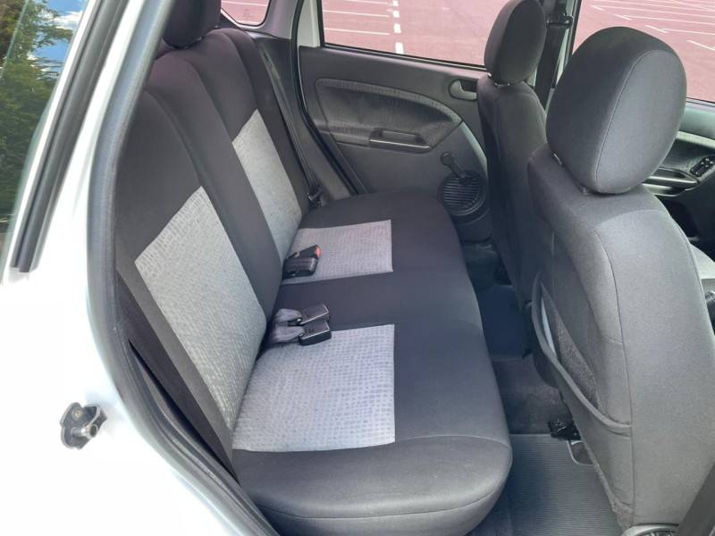 FORD - FIESTA - 2014/2014 - Branca - R$ 34.900,00