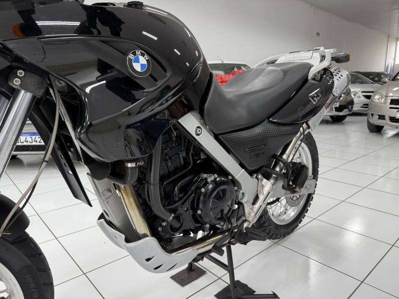 BMW - G 650 - 2011/2011 - Preta - R$ 23.900,00