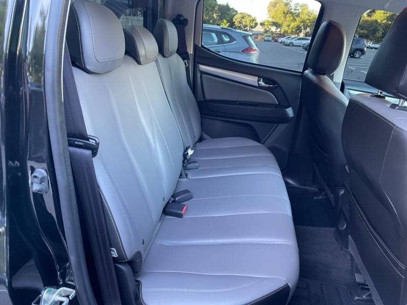 CHEVROLET - S10 - 2022/2022 - Preta - R$ 173.900,00