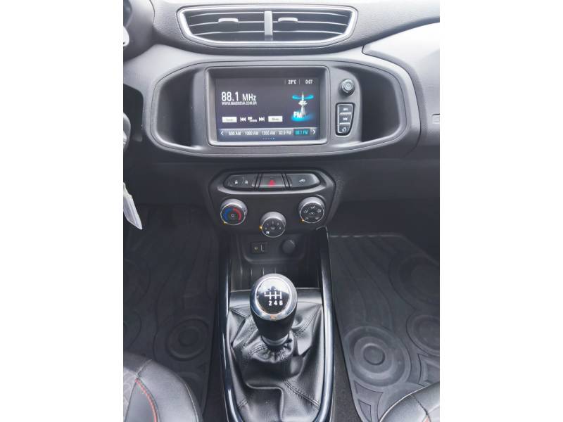 CHEVROLET - ONIX - 2018/2018 - Branca - R$ 59.900,00